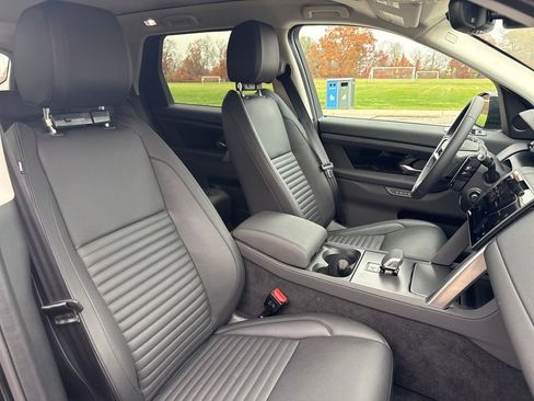 Used 2025 Land Rover Discovery Sport S image 18