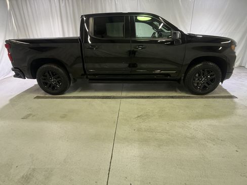 Used 2025 Chevrolet Silverado 1500 High Country w/ Midnight Edition AWD/4WD image 12