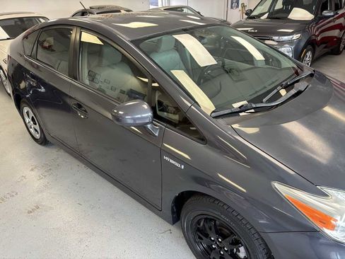 Used 2013 Toyota Prius Three image 4