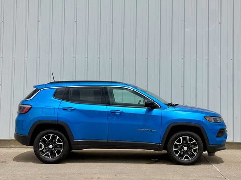 Used 2022 Jeep Compass Latitude w/ Convenience Group AWD/4WD image 7