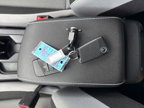 Used 2024 Volkswagen Taos S image 40