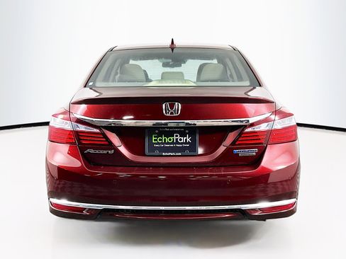 Used 2017 Honda Accord Touring image 7