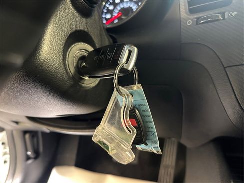 Used 2017 Kia Forte S image 29