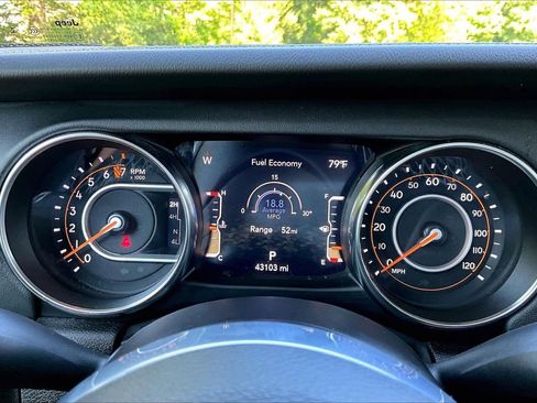 Used 2022 Jeep Gladiator Overland w/ Popular Equipment Package AWD/4WD image 10
