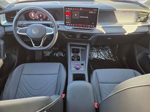 New 2026 Volkswagen Tiguan SE image 14