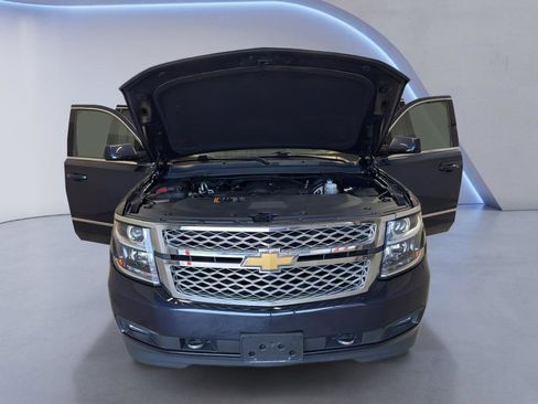 Used 2019 Chevrolet Suburban LT w/ LT Signature Package AWD/4WD image 8