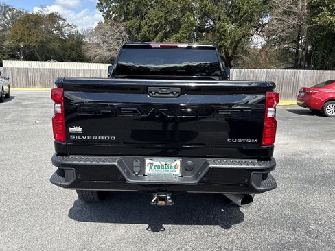 Used 2024 Chevrolet Silverado 2500 Custom w/ Custom Value Package AWD/4WD image 4