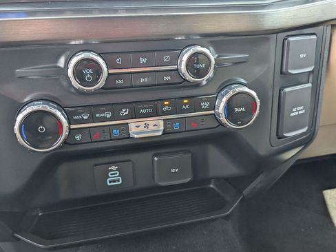 Used 2023 Ford F450 Lariat w/ FX4 Off-Road Package AWD/4WD image 23