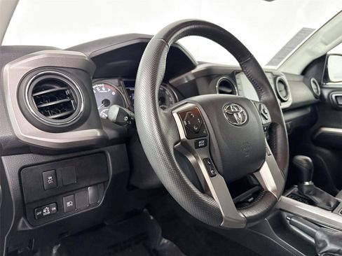 Certified 2023 Toyota Tacoma SR5 image 4