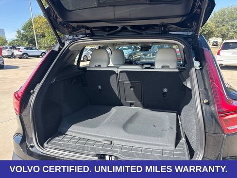 Used 2024 Volvo XC40 B5 Plus w/ Protection Package Premier AWD/4WD image 10