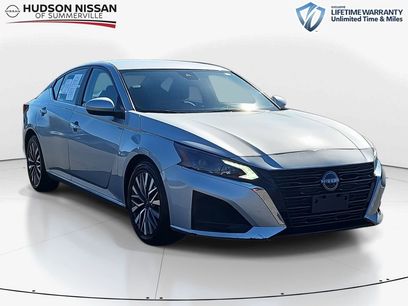 Used 2023 Nissan Altima 2.5 SV