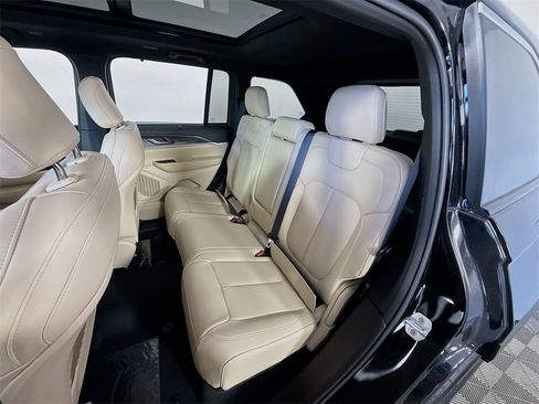 New 2025 Jeep Grand Cherokee Limited w/ Luxury Tech Group II image 25