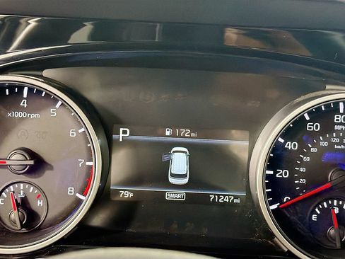 Used 2023 Kia Carnival EX FWD image 14