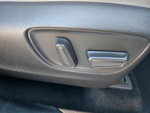 Used 2023 Toyota Highlander Bronze Edition image 30