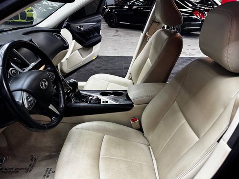 Used 2017 INFINITI Q50 Signature Edition w/ Cargo Package (L95) image 32