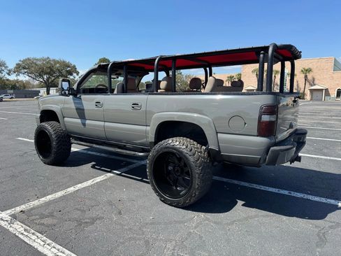 Used 2004 Chevrolet Suburban Z71 w/ Preferred Equipment Group image 8