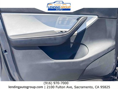 Used 2021 Tesla Model Y 2WD image 19