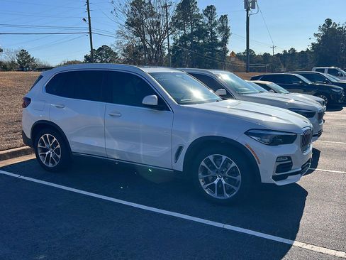Used 2021 BMW X5 xDrive40i w/ Premium Package 2 image 7