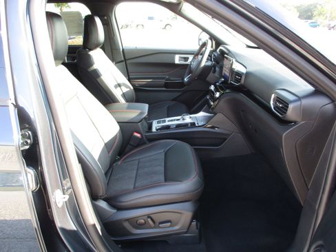 New 2024 Ford Explorer ST-Line w/ Class IV Trailer Tow Package image 22