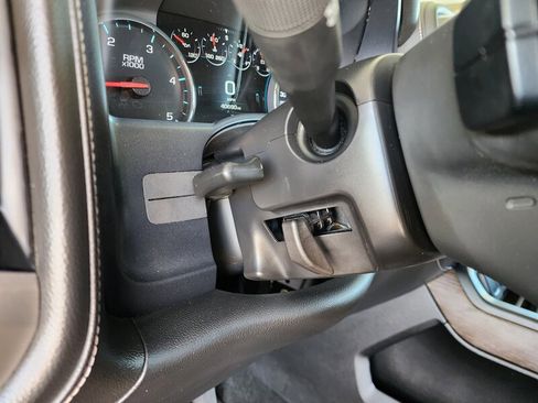 Used 2017 GMC Sierra 2500 Denali w/ Duramax Plus Package AWD/4WD image 30