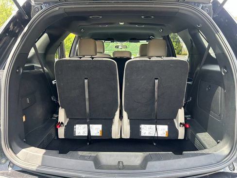 Used 2018 Ford Explorer XLT AWD/4WD image 42