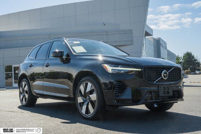 Used 2024 Volvo XC60 T8 Plus w/ Protection Package Premier AWD/4WD image 1