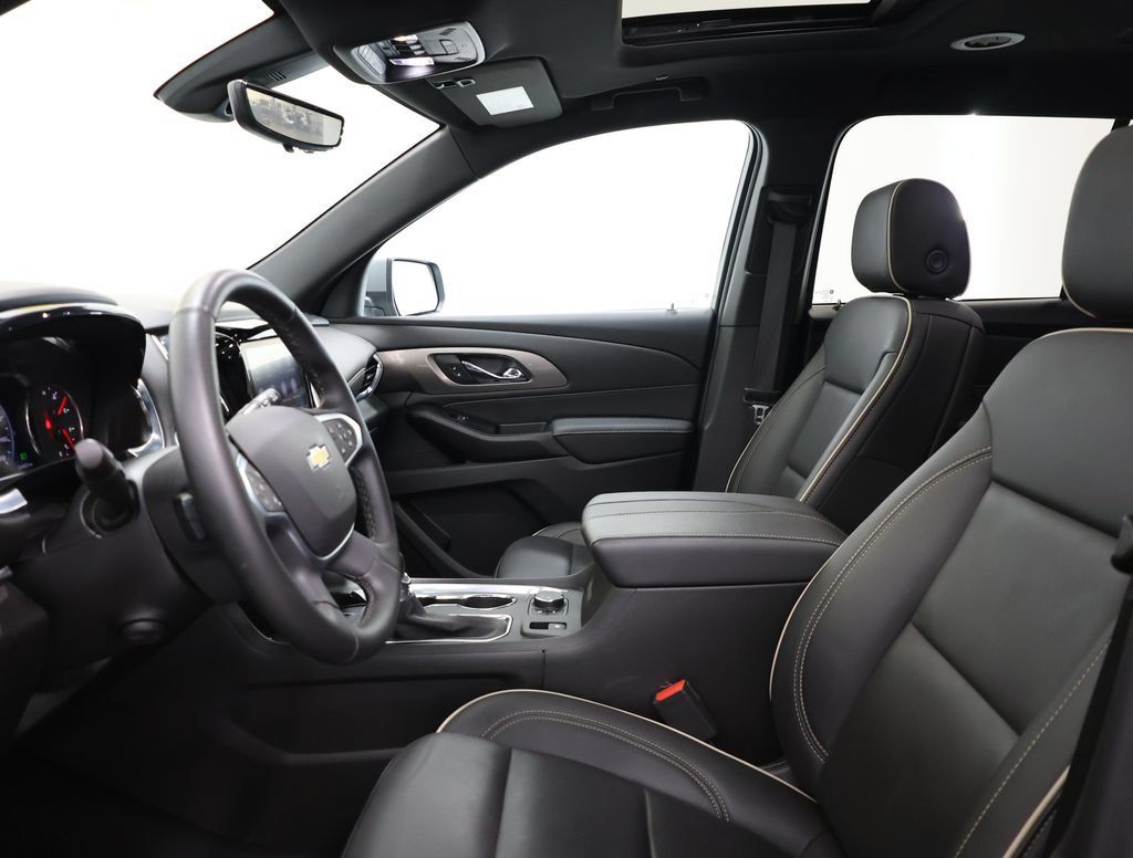 Used 2023 Chevrolet Traverse Premier AWD/4WD image 13