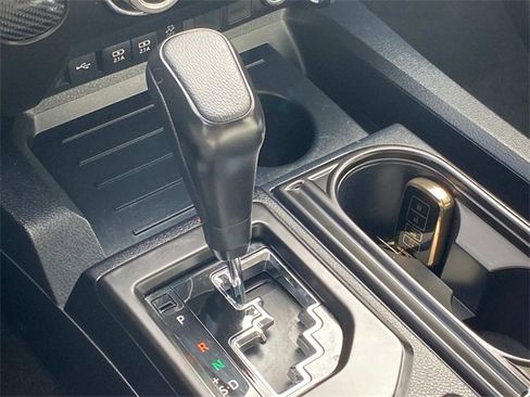 Used 2020 Toyota Tundra Limited image 29
