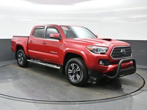 Used 2019 Toyota Tacoma TRD Sport image 8