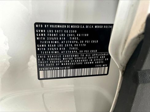 Used 2024 Volkswagen Tiguan SE AWD/4WD image 34