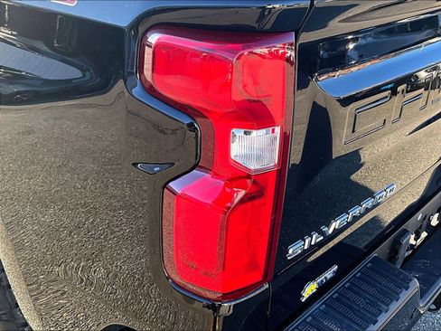 Used 2022 Chevrolet Silverado 1500 LT Trail Boss w/ LT Trail Boss Premium Package image 34