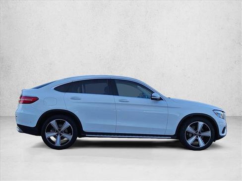 Used 2018 Mercedes-Benz GLC 300 4MATIC Coupe image 4