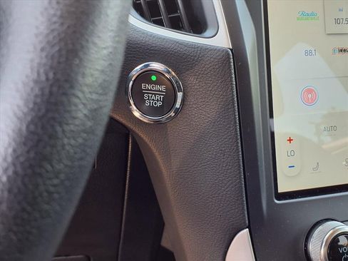 Used 2024 Ford Edge SEL image 15