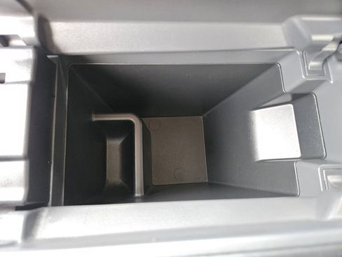 Used 2023 Nissan Rogue S image 29