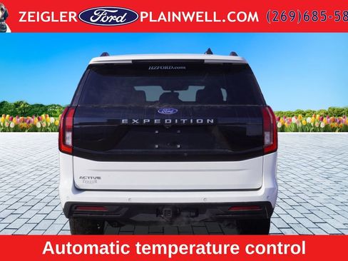Used 2025 Ford Expedition Active AWD/4WD image 4