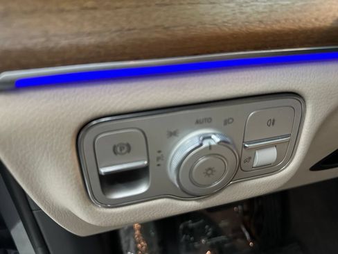 Used 2020 Mercedes-Benz GLE 350 4MATIC image 23