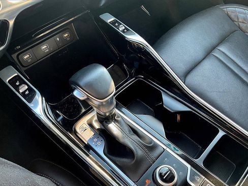 Used 2023 Kia Sorento SX image 16