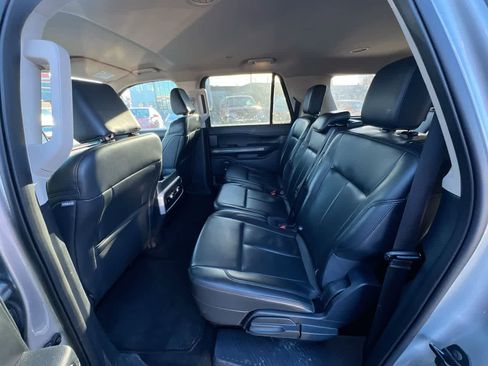 Used 2024 Ford Expedition Max XLT image 23