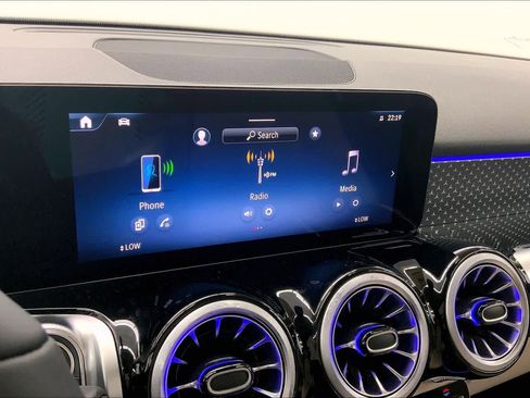 New 2026 Mercedes-Benz GLB 250 image 25