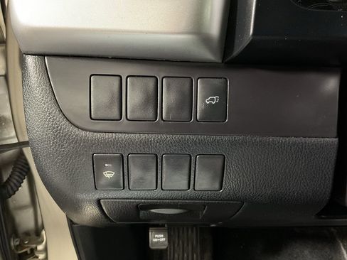 Used 2016 Toyota Highlander XLE image 25