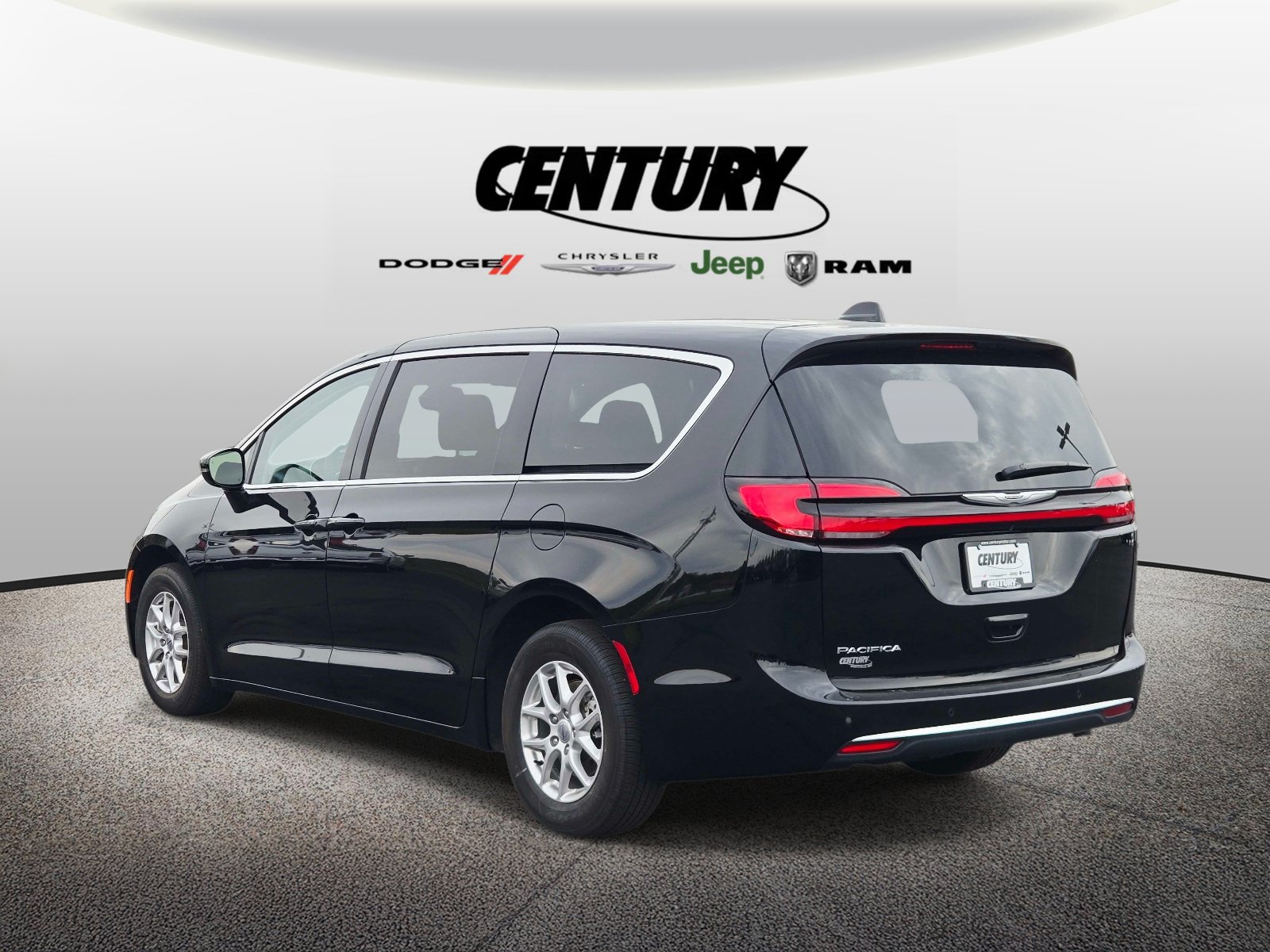 Used 2024 Chrysler Pacifica Touring-L FWD image 6