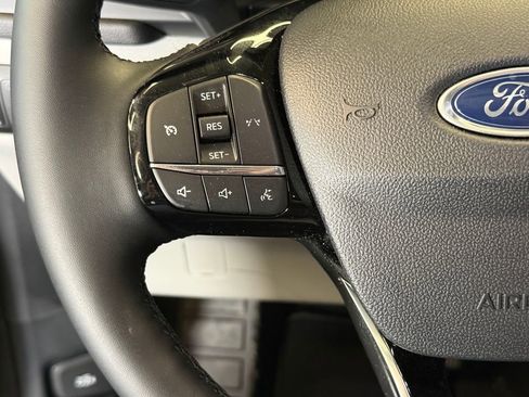 Used 2025 Ford Escape Active w/ Cold Weather Package AWD/4WD image 11