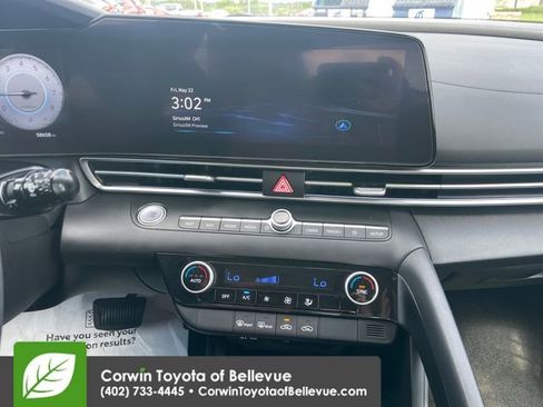Used 2024 Hyundai Elantra SEL FWD image 12