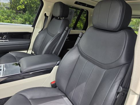 Used 2023 Land Rover Range Rover SE AWD/4WD image 12