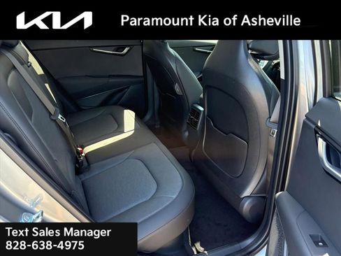 New 2025 Kia Niro SX image 22