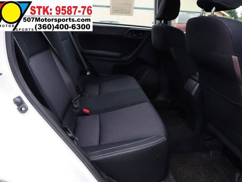 Used 2017 Subaru Forester 2.5i AWD/4WD image 16