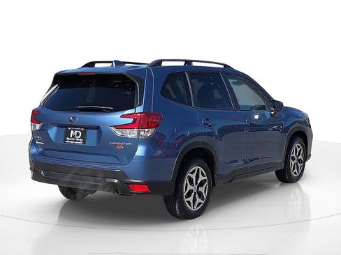Used 2021 Subaru Forester Premium image 5