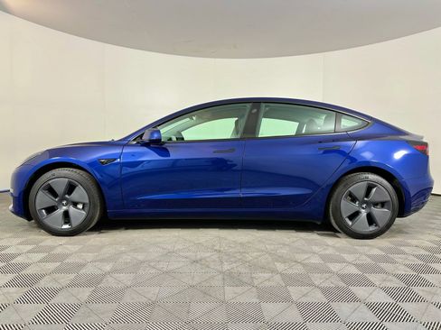 Used 2023 Tesla Model 3 Standard Range image 13