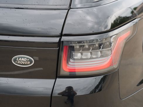 Used 2020 Land Rover Range Rover Sport HST image 21