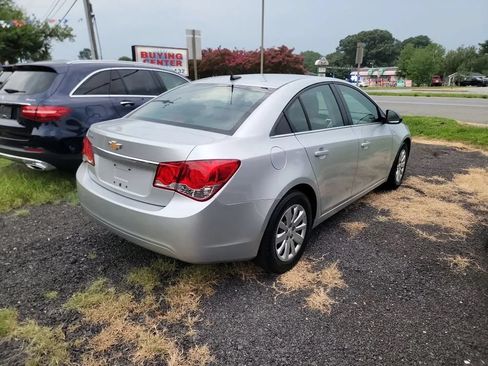 Used 2011 Chevrolet Cruze LS w/ Connectivity Package FWD image 4